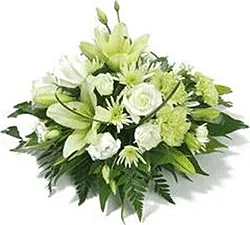 Ciotola funebre di rose, lilium e fiori misti