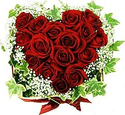 Cuore funebre di rose rosse