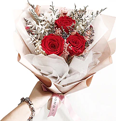 Tre Rose Rosse Stabilizzate Eterne, 100% Vere e di Alta Qualità. Elegante Confezione dai Toni Beige/Chiari con Verde Decorativo Secco o Stabilizzato