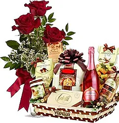 Tris di rose rosse con cesto natalizio